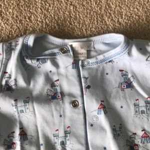 Kissy kissy converter gown size small